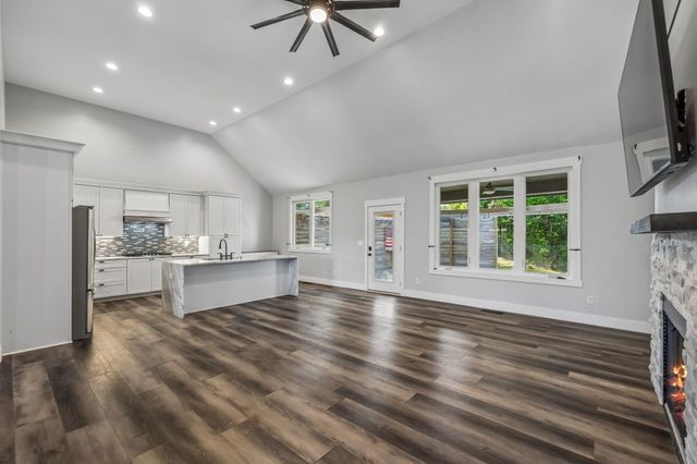 1001 Lock 4 Rd, Gallatin, TN 37066
