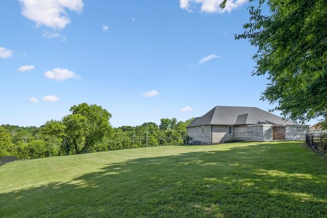 1001 Lock 4 Rd, Gallatin, TN 37066