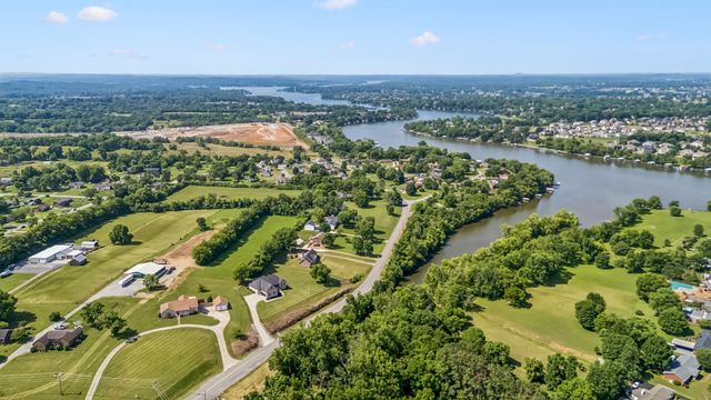 1001 Lock 4 Rd, Gallatin, TN 37066