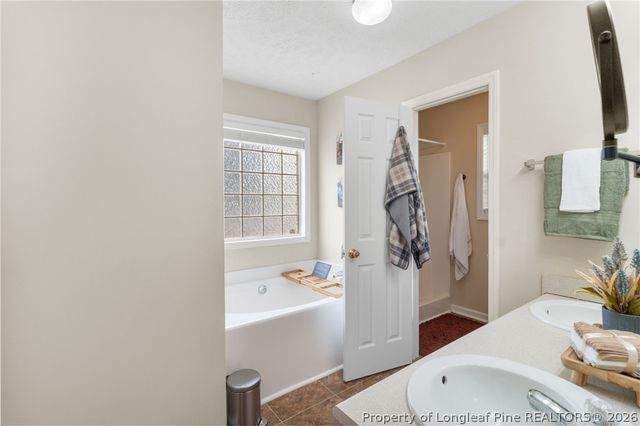 122 Jefferson Drive, Raeford, NC 28376