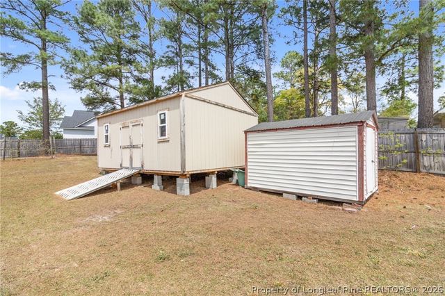 122 Jefferson Drive, Raeford, NC 28376