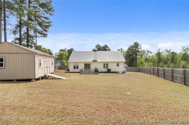 122 Jefferson Drive, Raeford, NC 28376