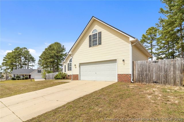 122 Jefferson Drive, Raeford, NC 28376