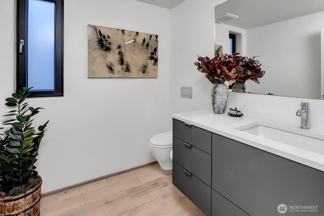 305 Lee Street, Seattle, WA 98109