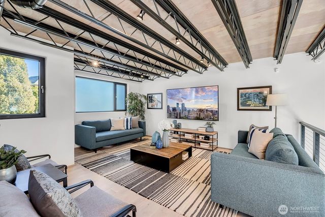 305 Lee Street, Seattle, WA 98109