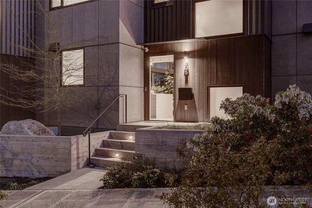 305 Lee Street, Seattle, WA 98109