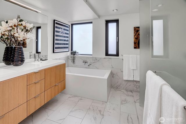 305 Lee Street, Seattle, WA 98109