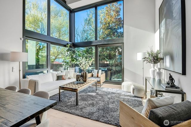 305 Lee Street, Seattle, WA 98109