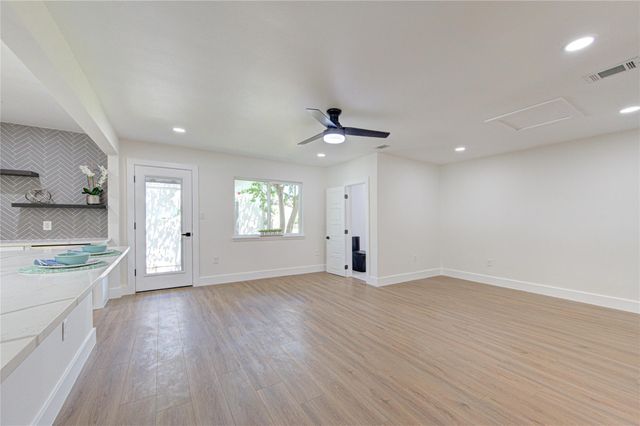 10070 Woodland Village DR, Austin, TX 78750