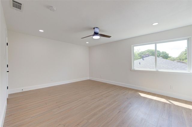 10070 Woodland Village DR, Austin, TX 78750