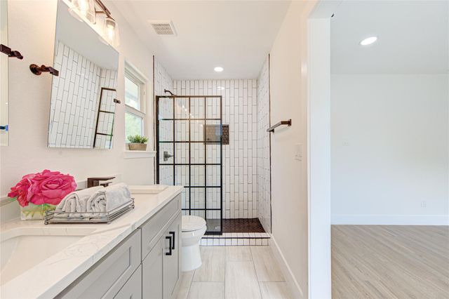 10070 Woodland Village DR, Austin, TX 78750
