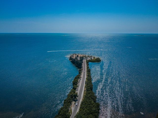 1112 N FLORIDA AVENUE, Tarpon Springs, FL 34688