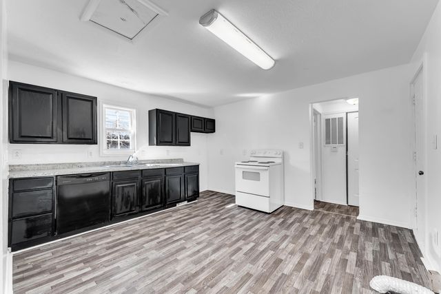 2105 N Elizabeth Avenue, Springfield, MO 65803