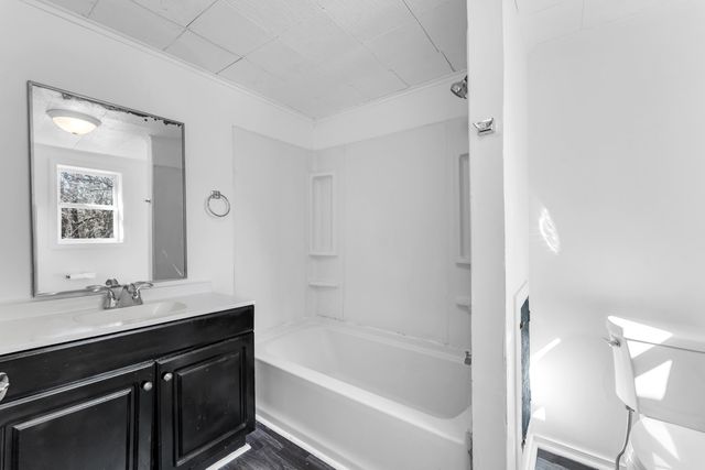 2105 N Elizabeth Avenue, Springfield, MO 65803