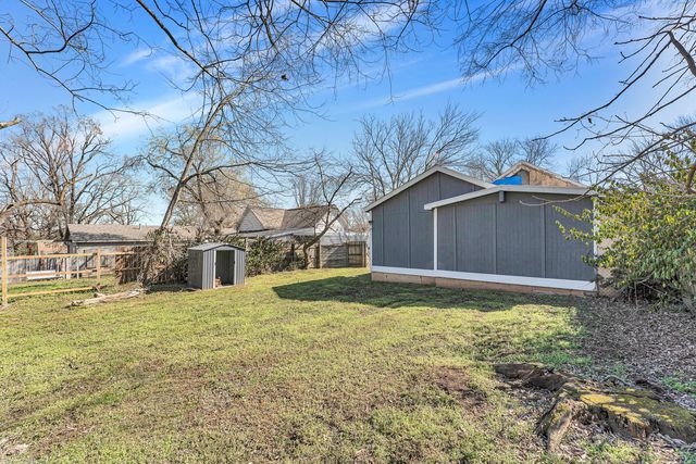 2105 N Elizabeth Avenue, Springfield, MO 65803