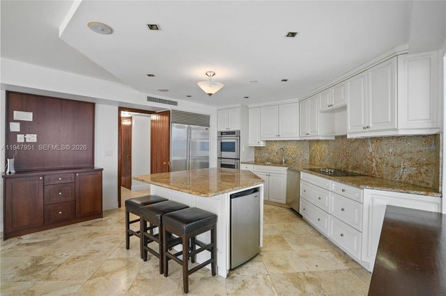 19355 Turnberry Way 25GR, Aventura, FL 33180