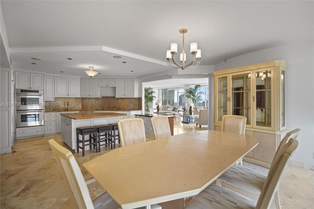 19355 Turnberry Way 25GR, Aventura, FL 33180