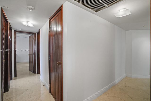 19355 Turnberry Way 25GR, Aventura, FL 33180