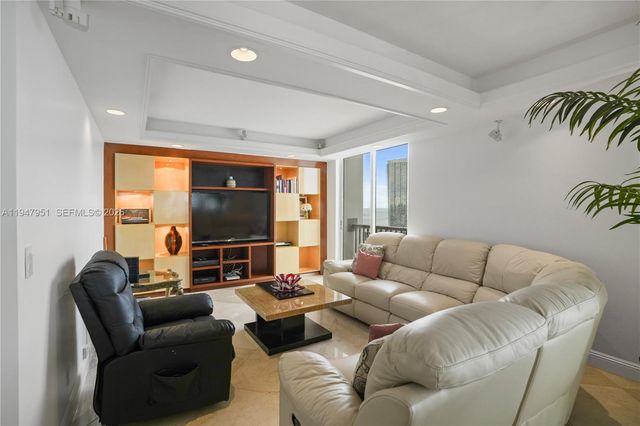 19355 Turnberry Way 25GR, Aventura, FL 33180