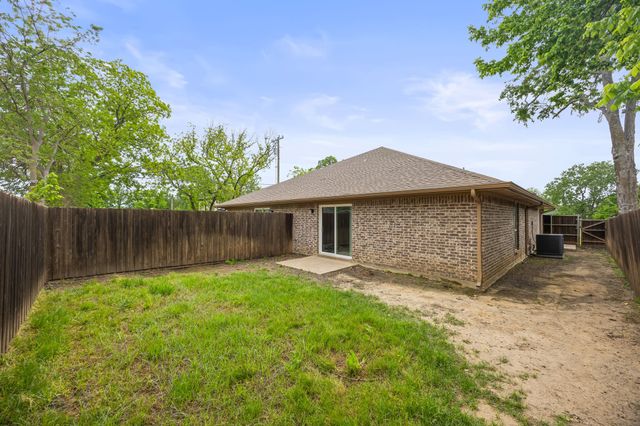 521-525 Gilcrease Street, Van Alstyne, TX 75495