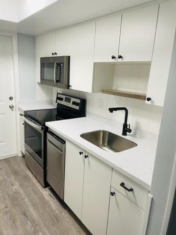 1500 Crescent Circle A24, Lake Park, FL 33403