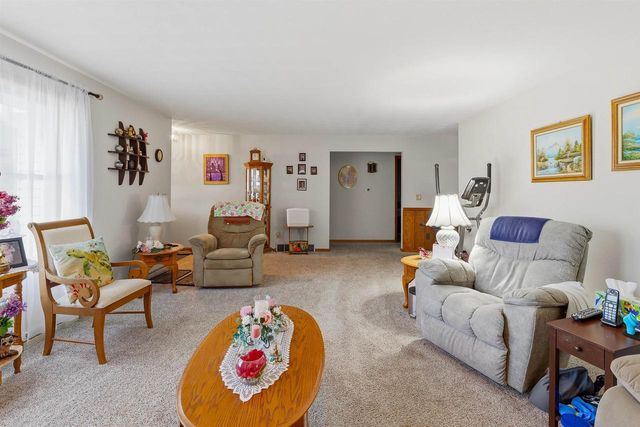 2149 N Connies Court, Appleton, WI 54914