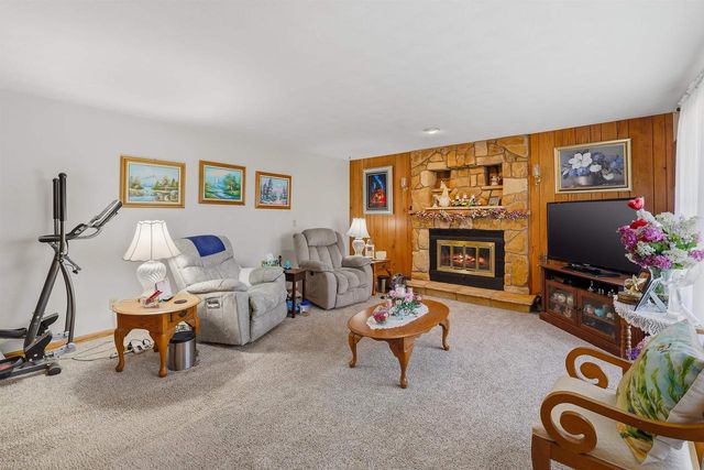 2149 N Connies Court, Appleton, WI 54914