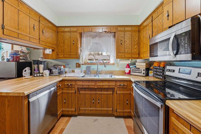 2149 N Connies Court, Appleton, WI 54914