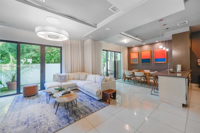 3318 Day Ave 7, Miami, FL 33133