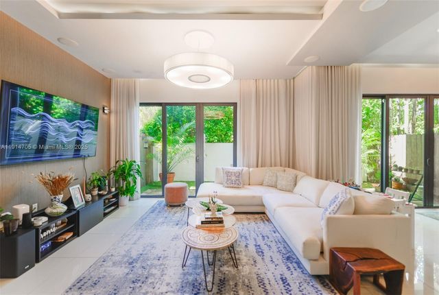 3318 Day Ave 7, Miami, FL 33133