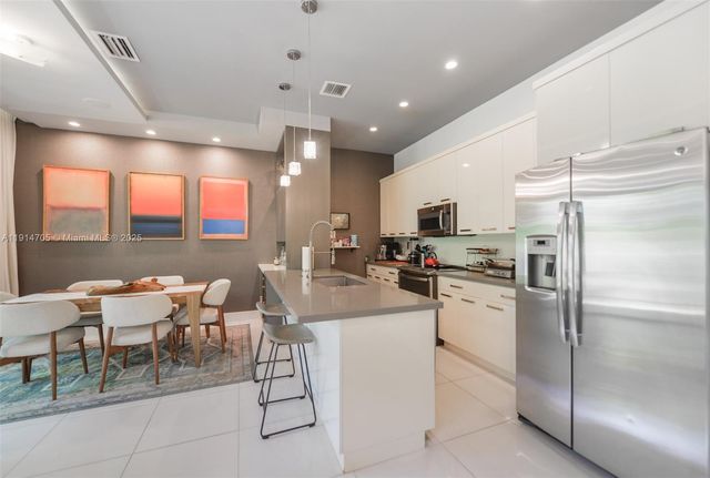 3318 Day Ave 7, Miami, FL 33133