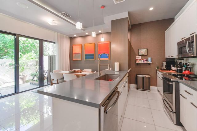 3318 Day Ave 7, Miami, FL 33133