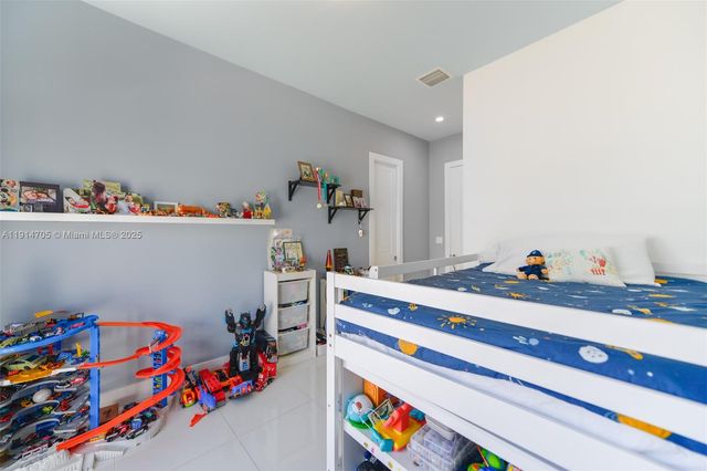 3318 Day Ave 7, Miami, FL 33133