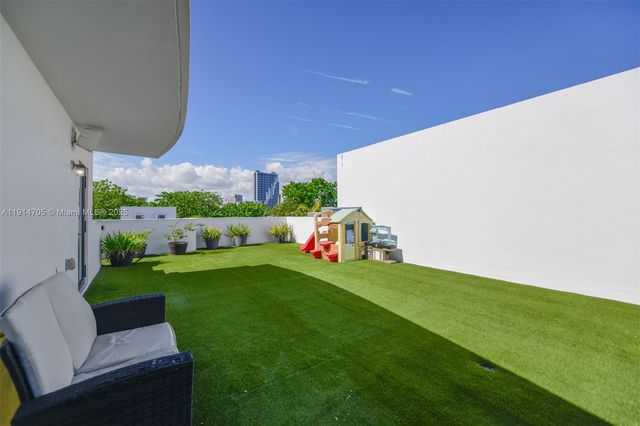 3318 Day Ave 7, Miami, FL 33133