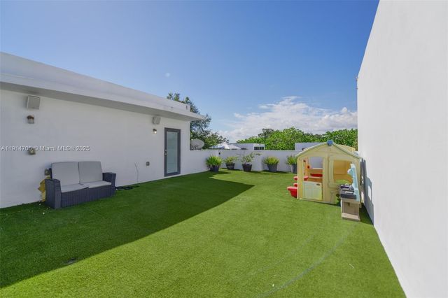 3318 Day Ave 7, Miami, FL 33133