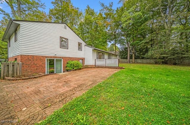 1066 Eastlawn Drive, Highland Heights, OH 44143