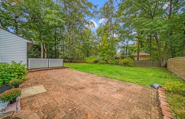 1066 Eastlawn Drive, Highland Heights, OH 44143