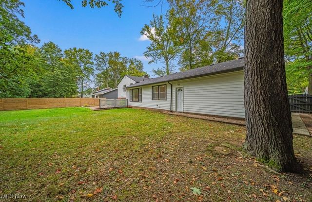 1066 Eastlawn Drive, Highland Heights, OH 44143