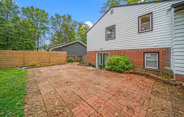 1066 Eastlawn Drive, Highland Heights, OH 44143