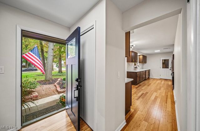 1066 Eastlawn Drive, Highland Heights, OH 44143