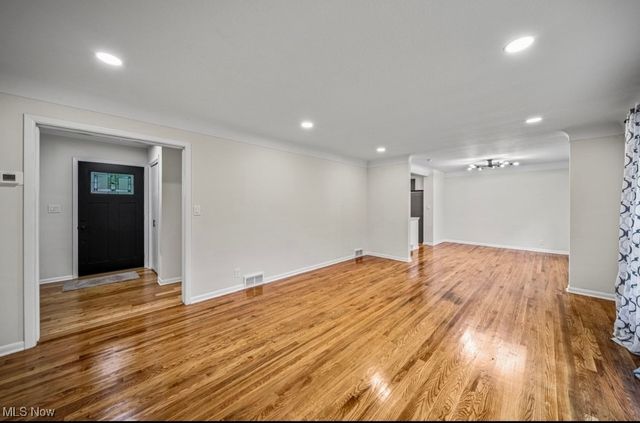 1066 Eastlawn Drive, Highland Heights, OH 44143