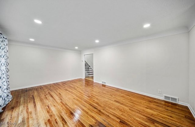 1066 Eastlawn Drive, Highland Heights, OH 44143