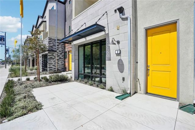 5876 Linden Ave Avenue 9, Long Beach, CA 90805