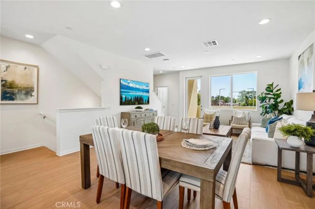 5876 Linden Ave Avenue 9, Long Beach, CA 90805