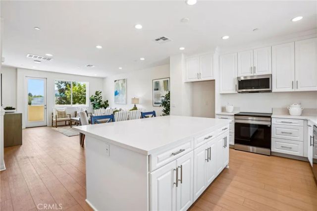 5876 Linden Ave Avenue 9, Long Beach, CA 90805