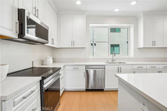 5876 Linden Ave Avenue 9, Long Beach, CA 90805