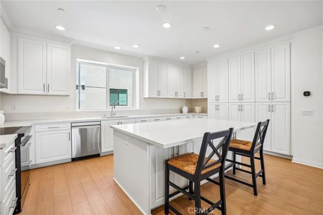5876 Linden Ave Avenue 9, Long Beach, CA 90805