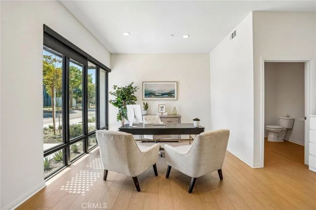 5876 Linden Ave Avenue 9, Long Beach, CA 90805