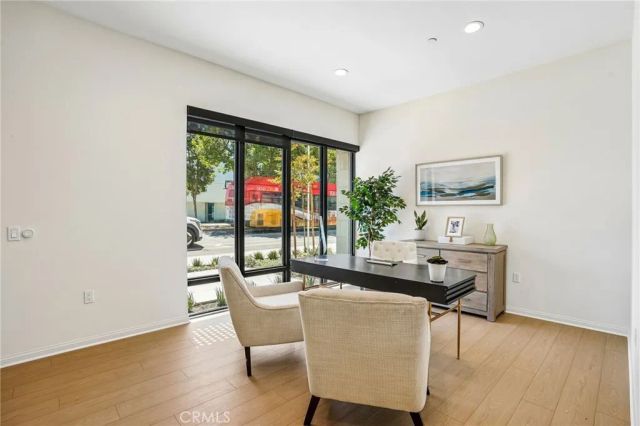 5876 Linden Ave Avenue 9, Long Beach, CA 90805