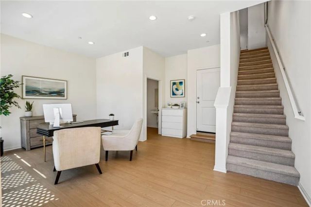 5876 Linden Ave Avenue 9, Long Beach, CA 90805